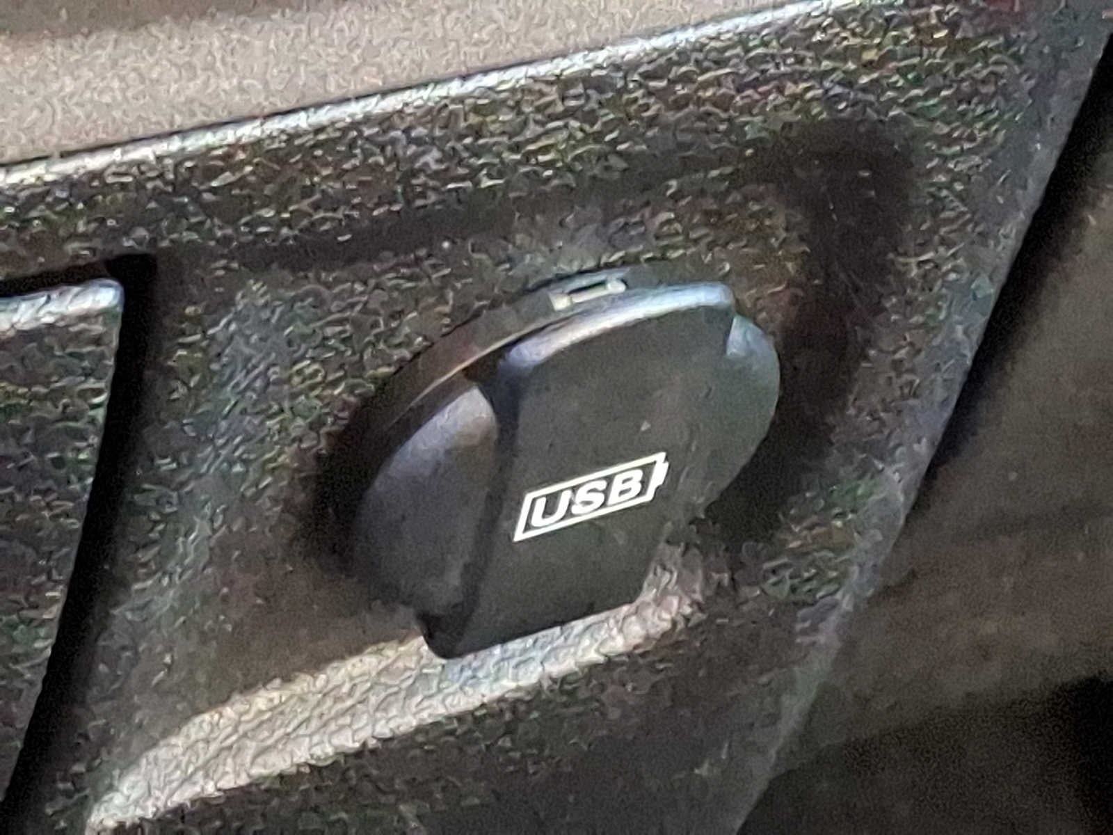 2017 RAM 1500 Express 4x4 Crew Cab 57 Box