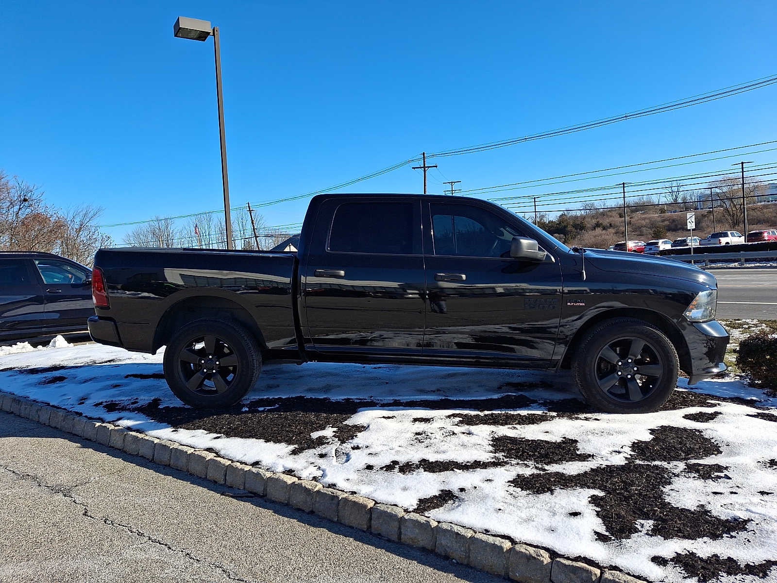 2017 RAM 1500 Express 4x4 Crew Cab 57 Box