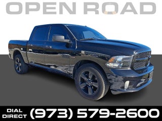 2017 RAM 1500 Express 4x4 Crew Cab 57 Box