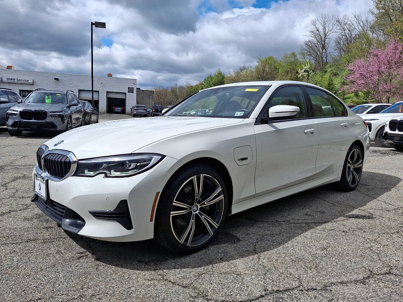 2022 BMW 3 Series 330e xDrive Plug-In Hybrid
