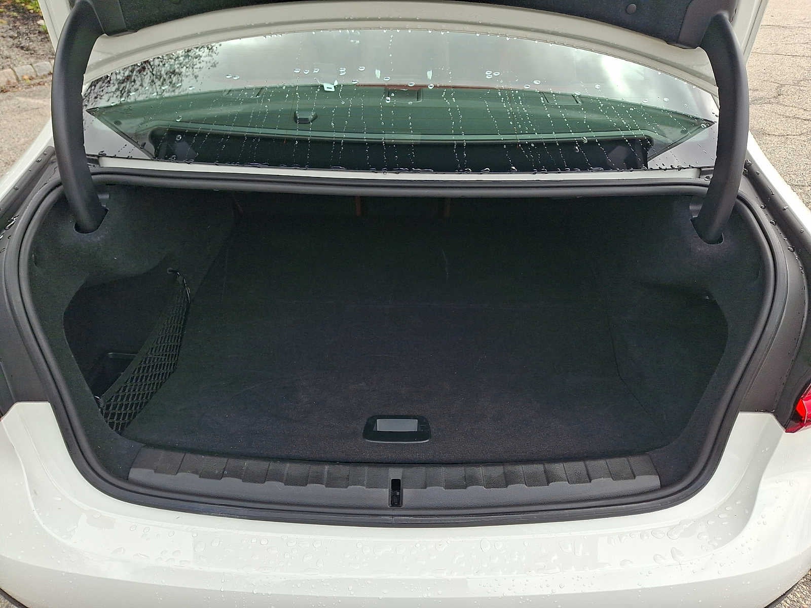 2022 BMW 3 Series 330e xDrive Plug-In Hybrid