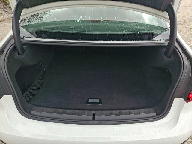 2022 BMW 3 Series 330e xDrive Plug-In Hybrid