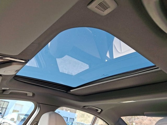 2023 BMW 3 Series 330i xDrive Sedan