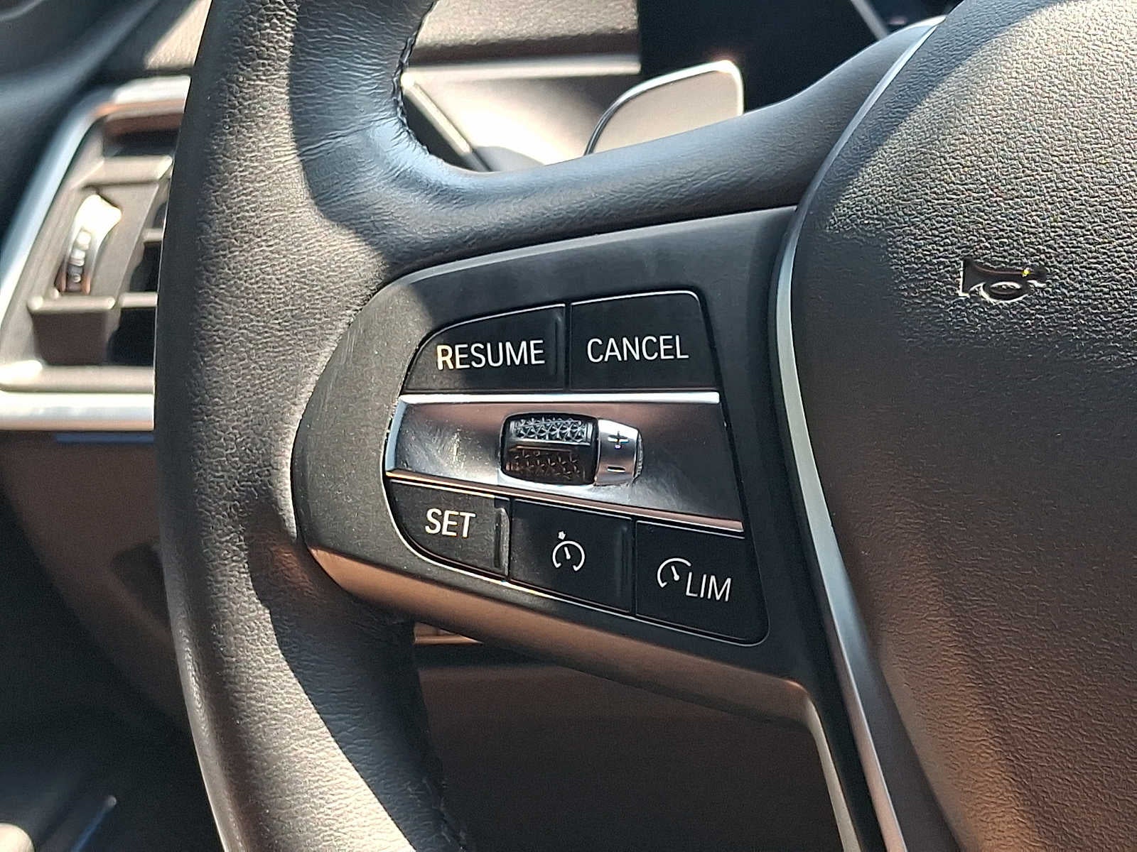 2023 BMW 3 Series 330i xDrive Sedan