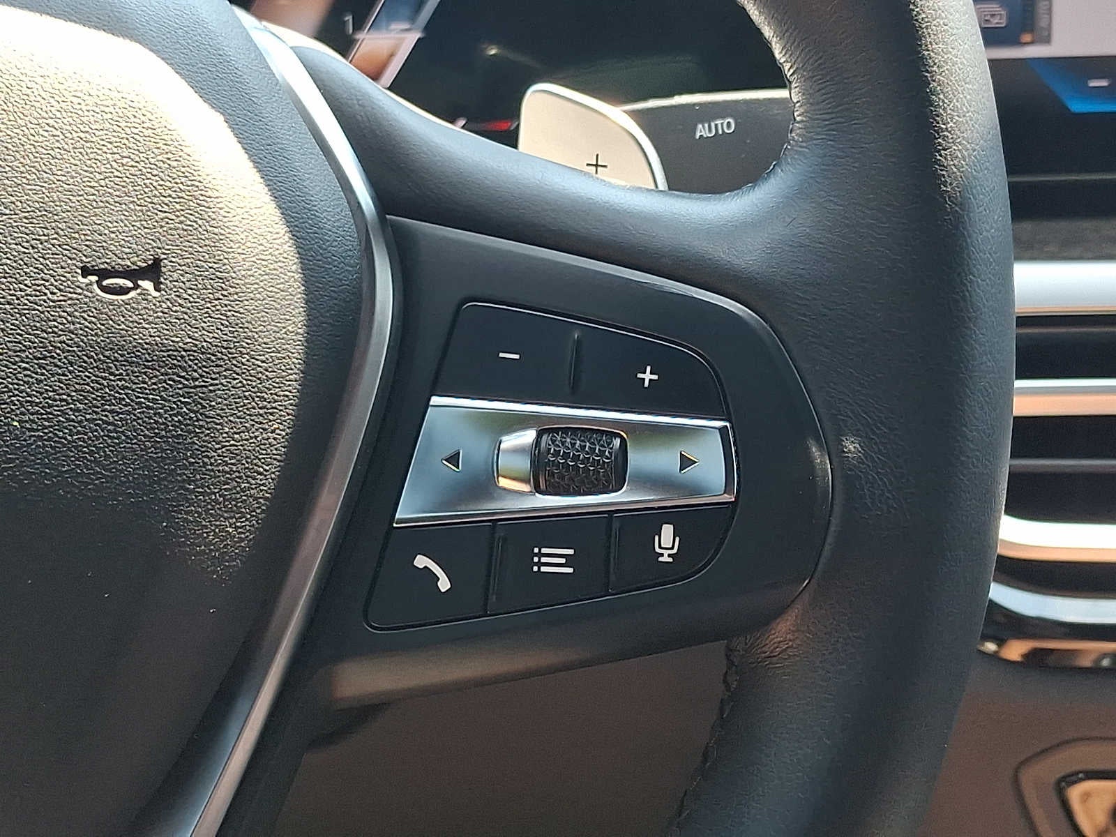 2023 BMW 3 Series 330i xDrive Sedan