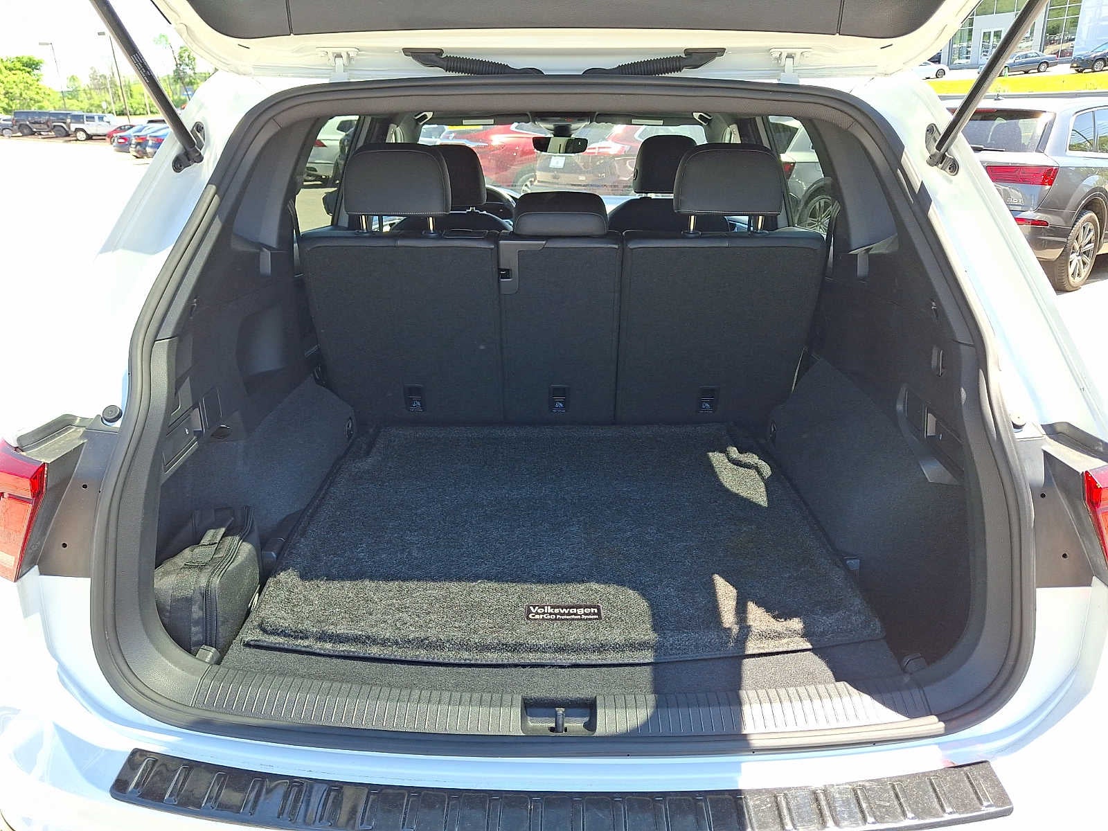 2023 Volkswagen Tiguan 2.0T SE R-Line Black 4MOTION