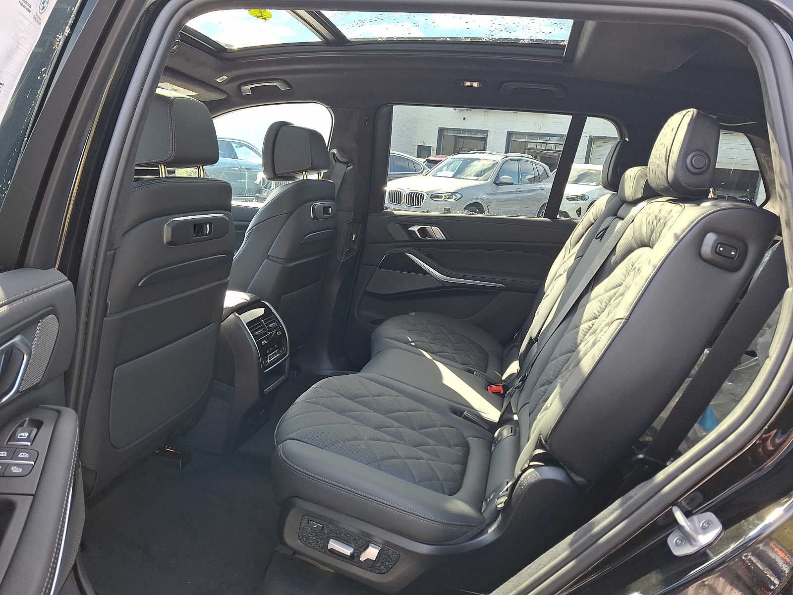 2027 BMW X7 xDrive40i Sports Activity Vehicle