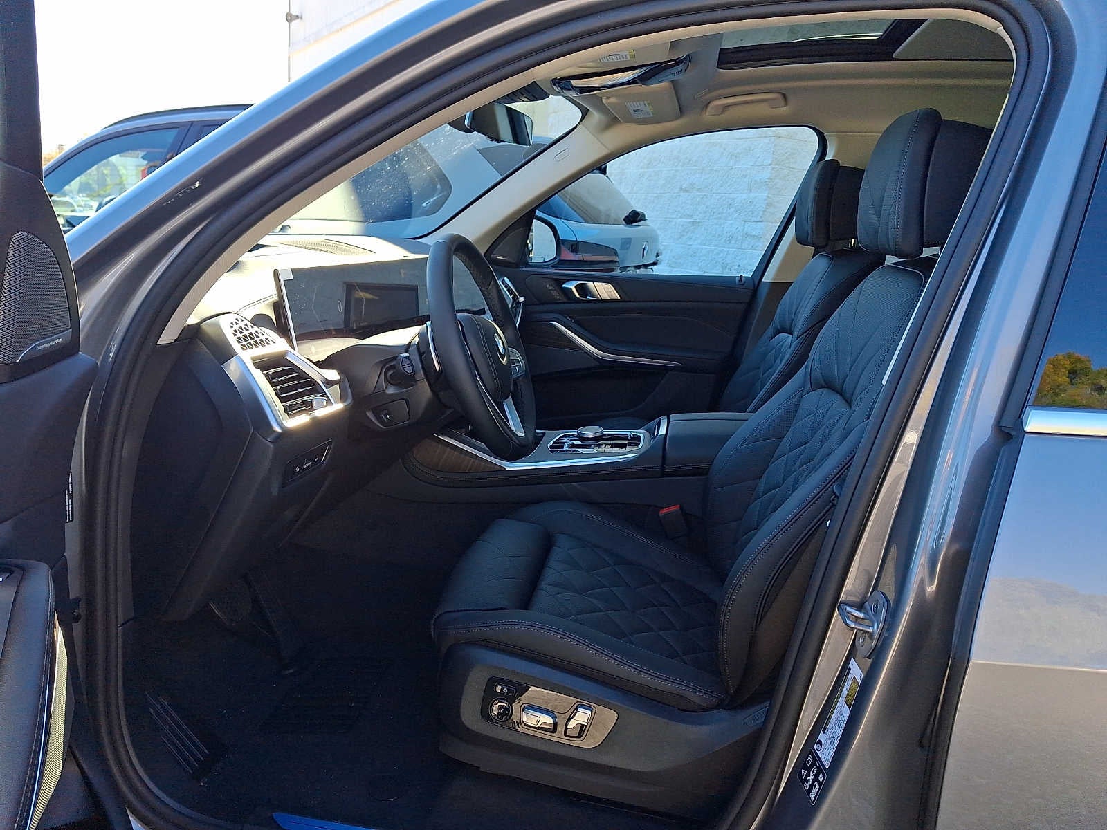 2027 BMW X7 xDrive40i Sports Activity Vehicle