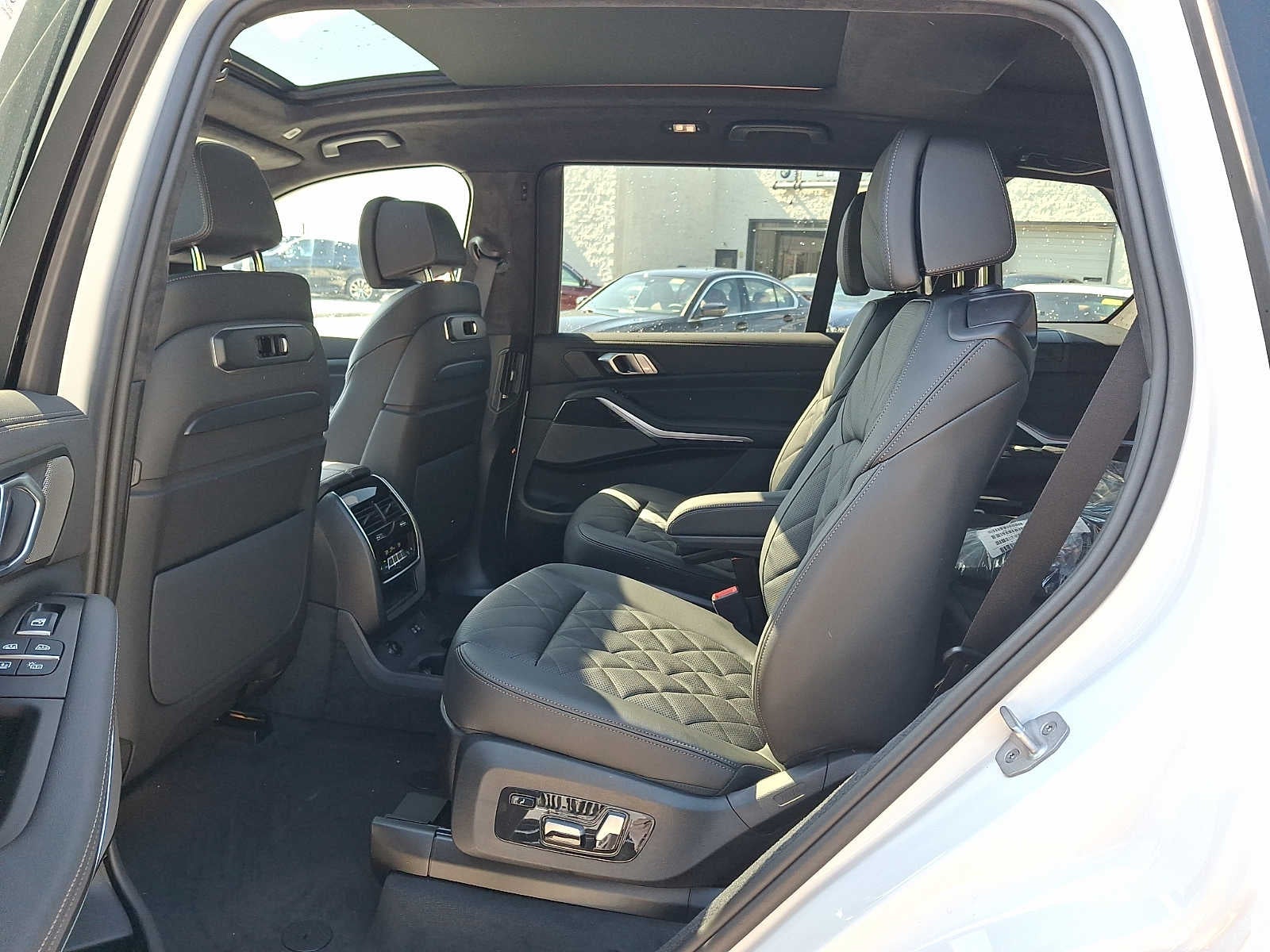 2027 BMW X7 xDrive40i Sports Activity Vehicle
