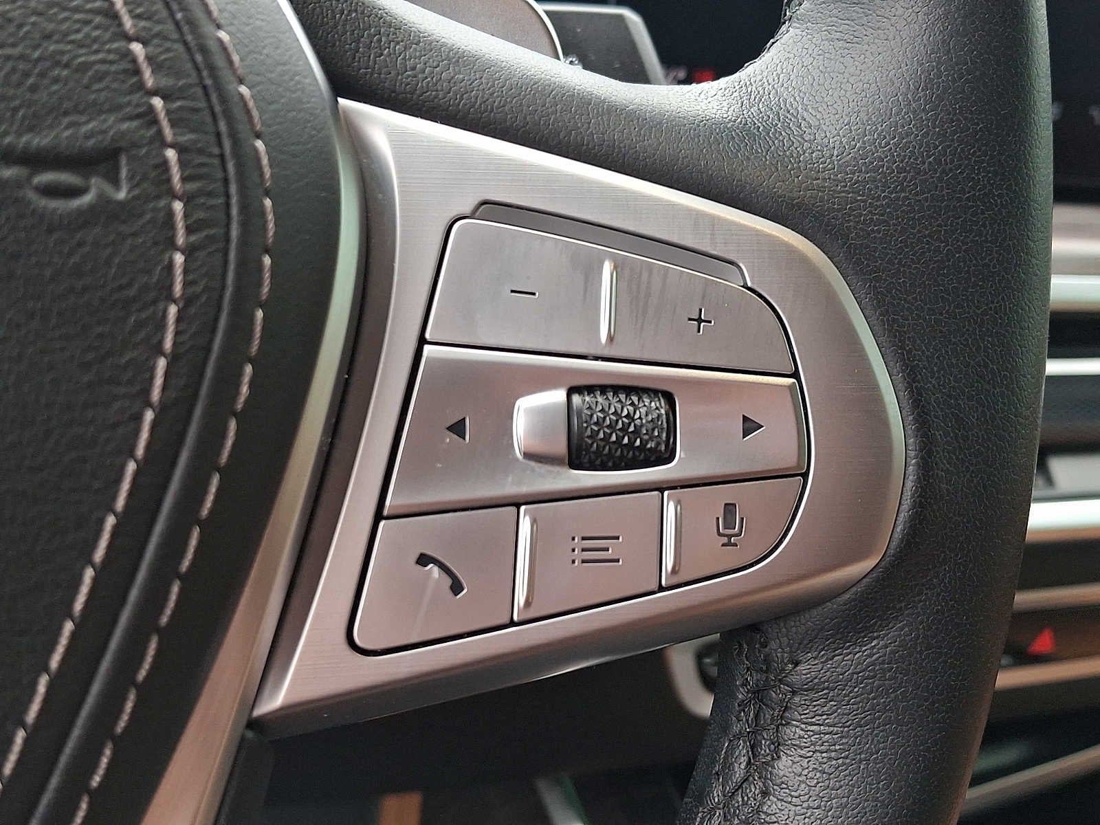 2024 BMW X7 xDrive40i Sports Activity Vehicle