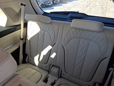 2025 BMW X7 xDrive40i Sports Activity Vehicle
