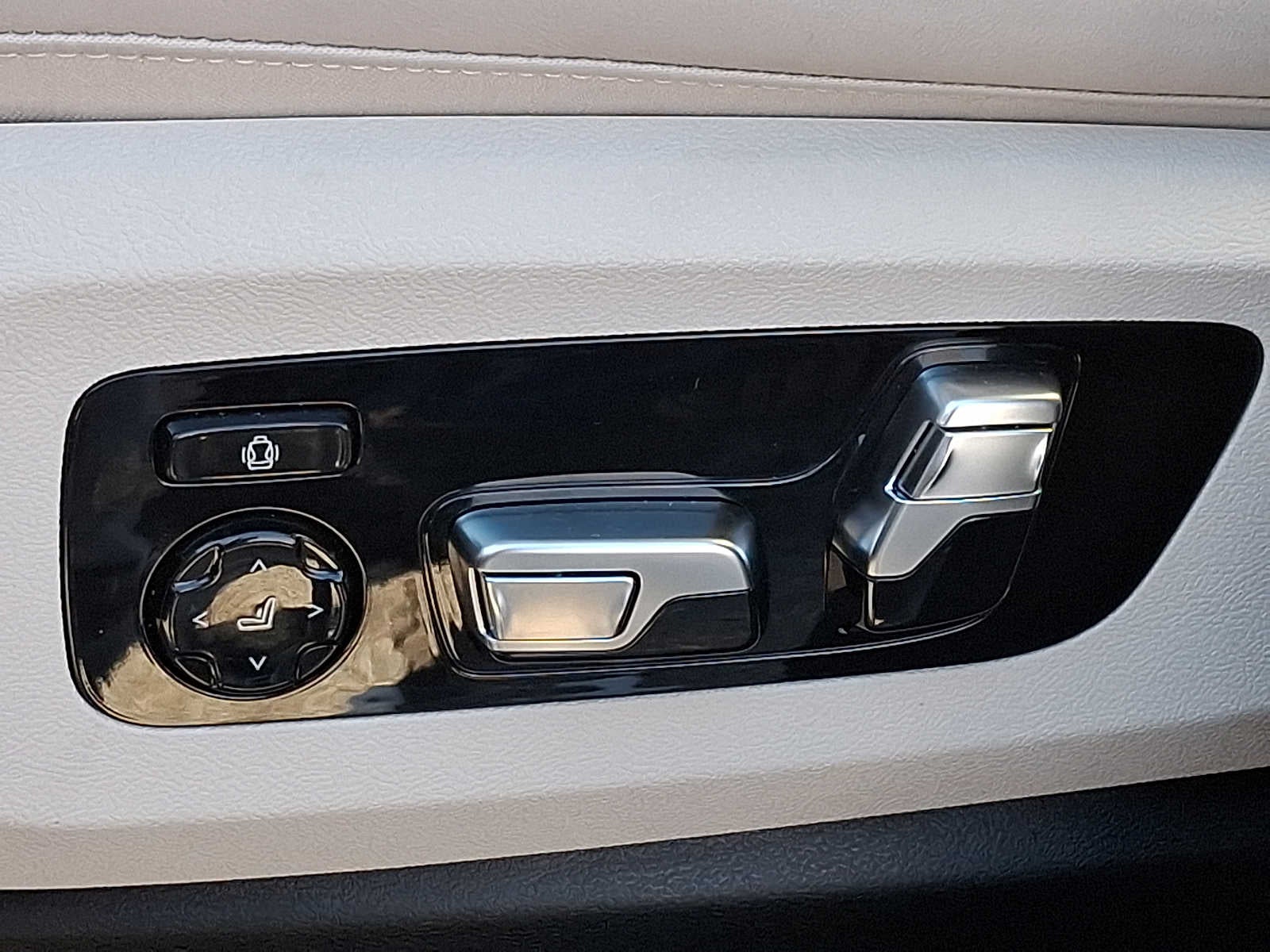 2025 BMW X7 xDrive40i Sports Activity Vehicle