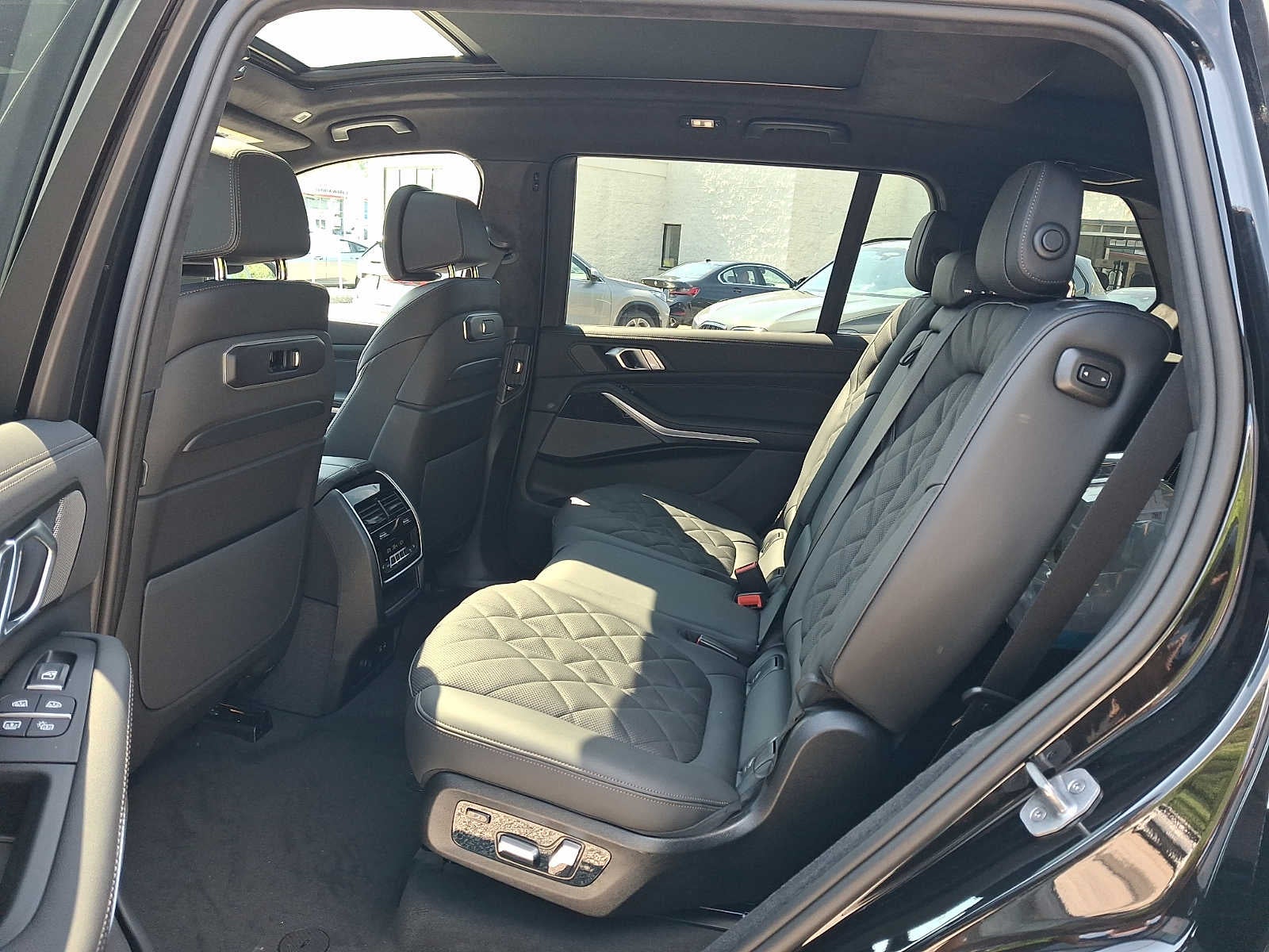 2027 BMW X7 xDrive40i Sports Activity Vehicle