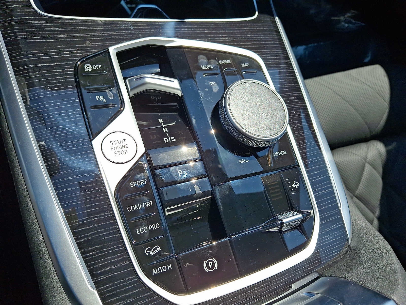 2027 BMW X7 xDrive40i Sports Activity Vehicle