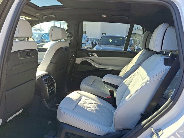 2026 BMW X7 xDrive40i Sports Activity Vehicle