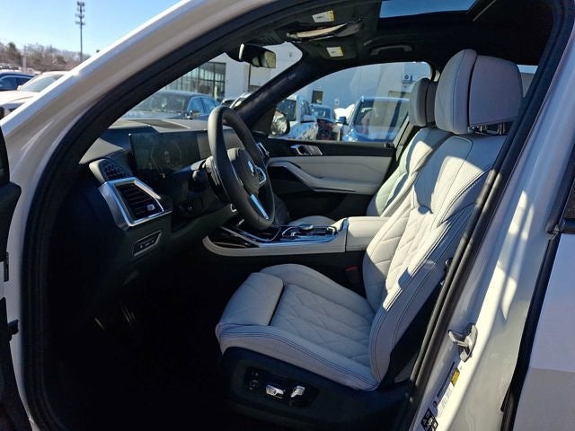 2026 BMW X7 xDrive40i Sports Activity Vehicle