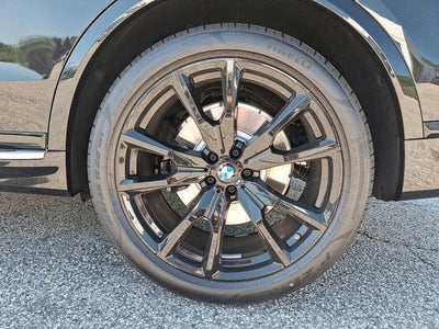 2027 BMW X7 xDrive40i Sports Activity Vehicle