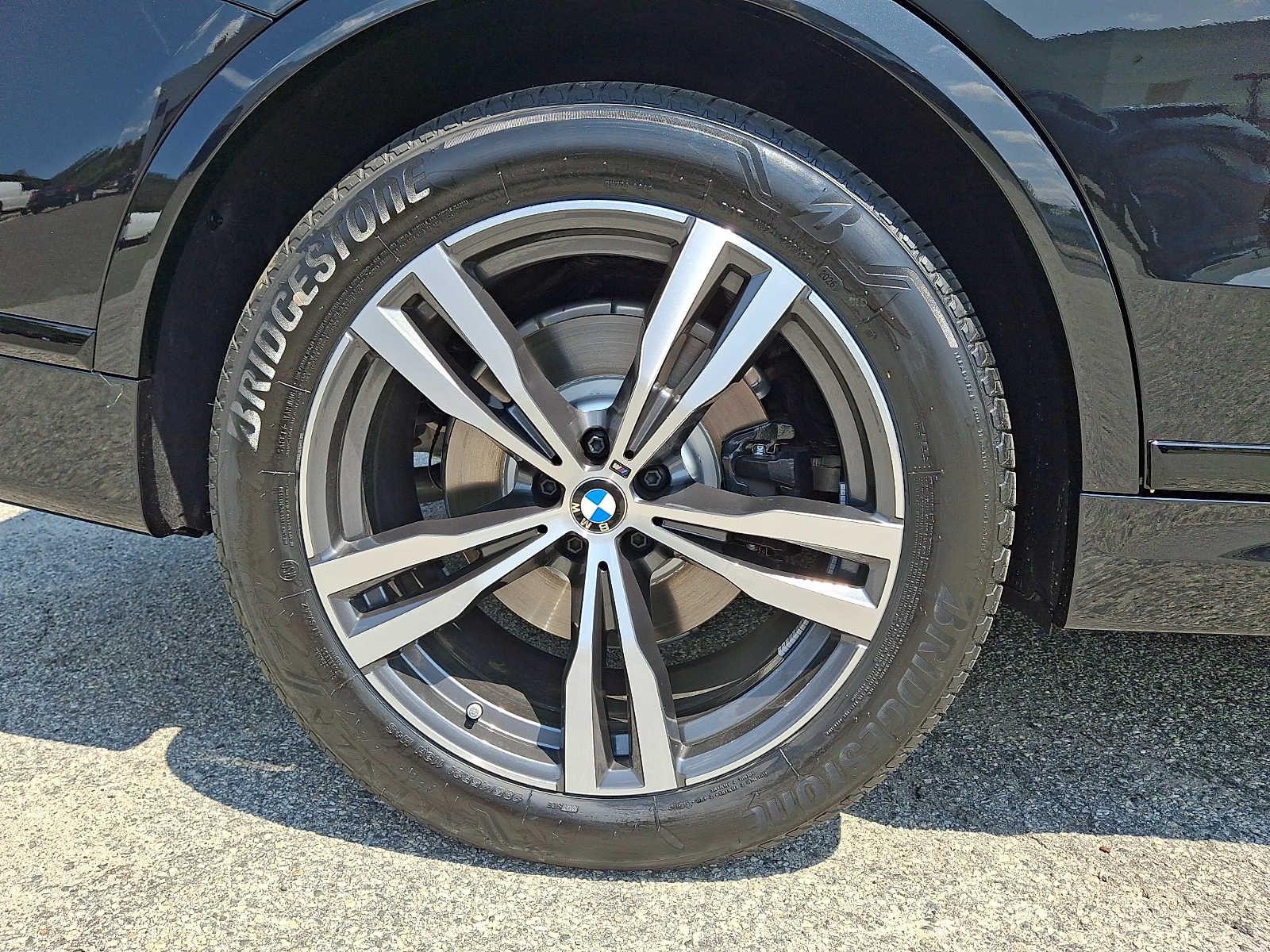 2027 BMW X7 xDrive40i Sports Activity Vehicle