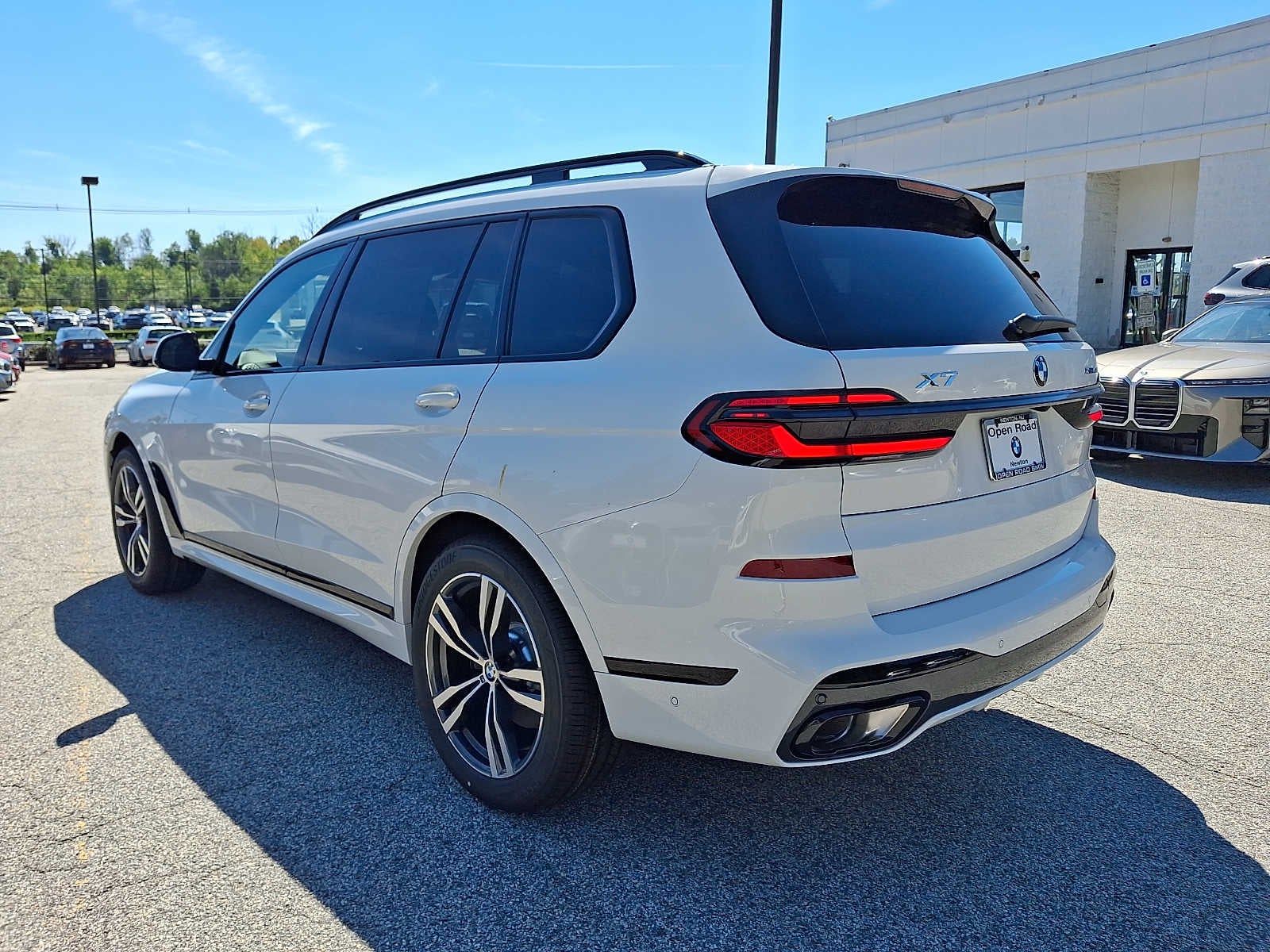 2027 BMW X7 xDrive40i Sports Activity Vehicle