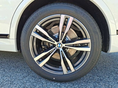 2027 BMW X7 xDrive40i Sports Activity Vehicle