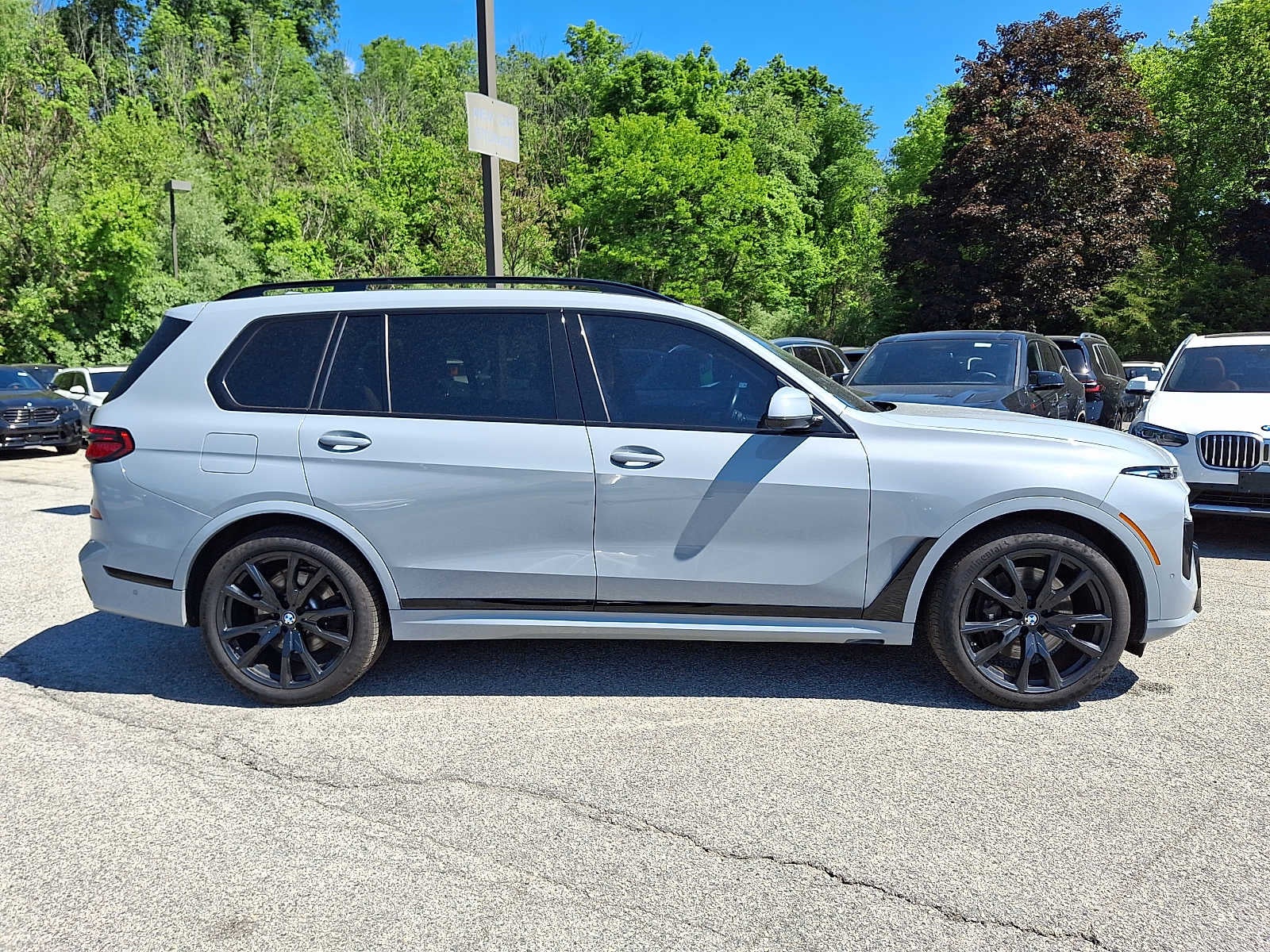 2023 BMW X7 xDrive40i Sports Activity Vehicle