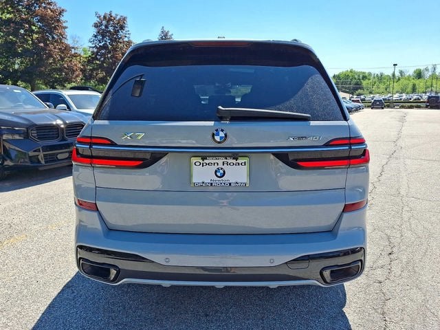 2023 BMW X7 xDrive40i Sports Activity Vehicle