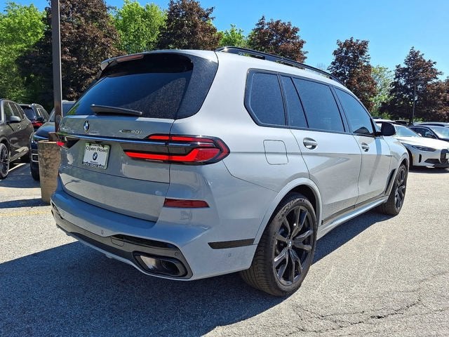 2023 BMW X7 xDrive40i Sports Activity Vehicle