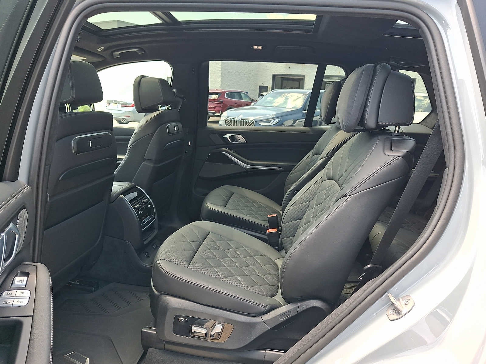 2024 BMW X7 xDrive40i Sports Activity Vehicle