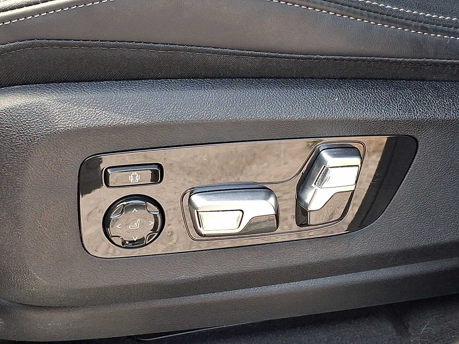 2024 BMW X7 xDrive40i Sports Activity Vehicle