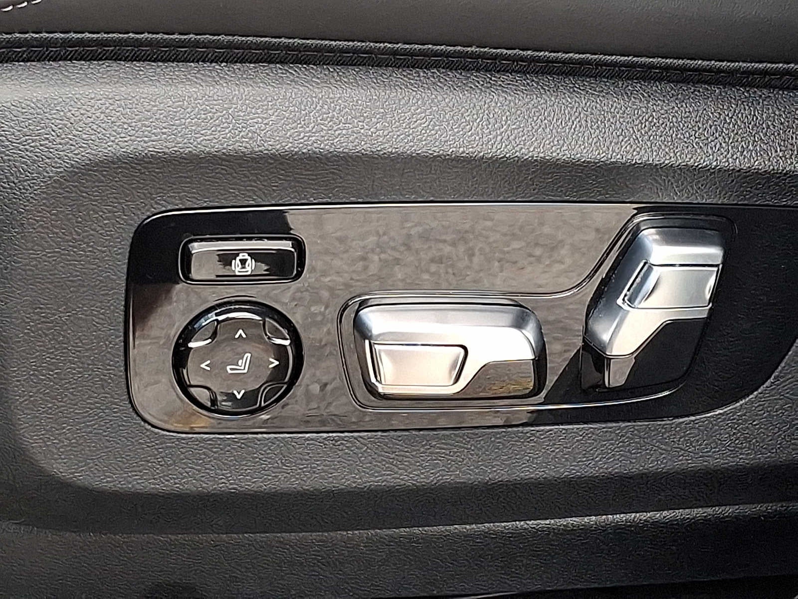 2025 BMW X7 M60i Sports Activity Vehicle