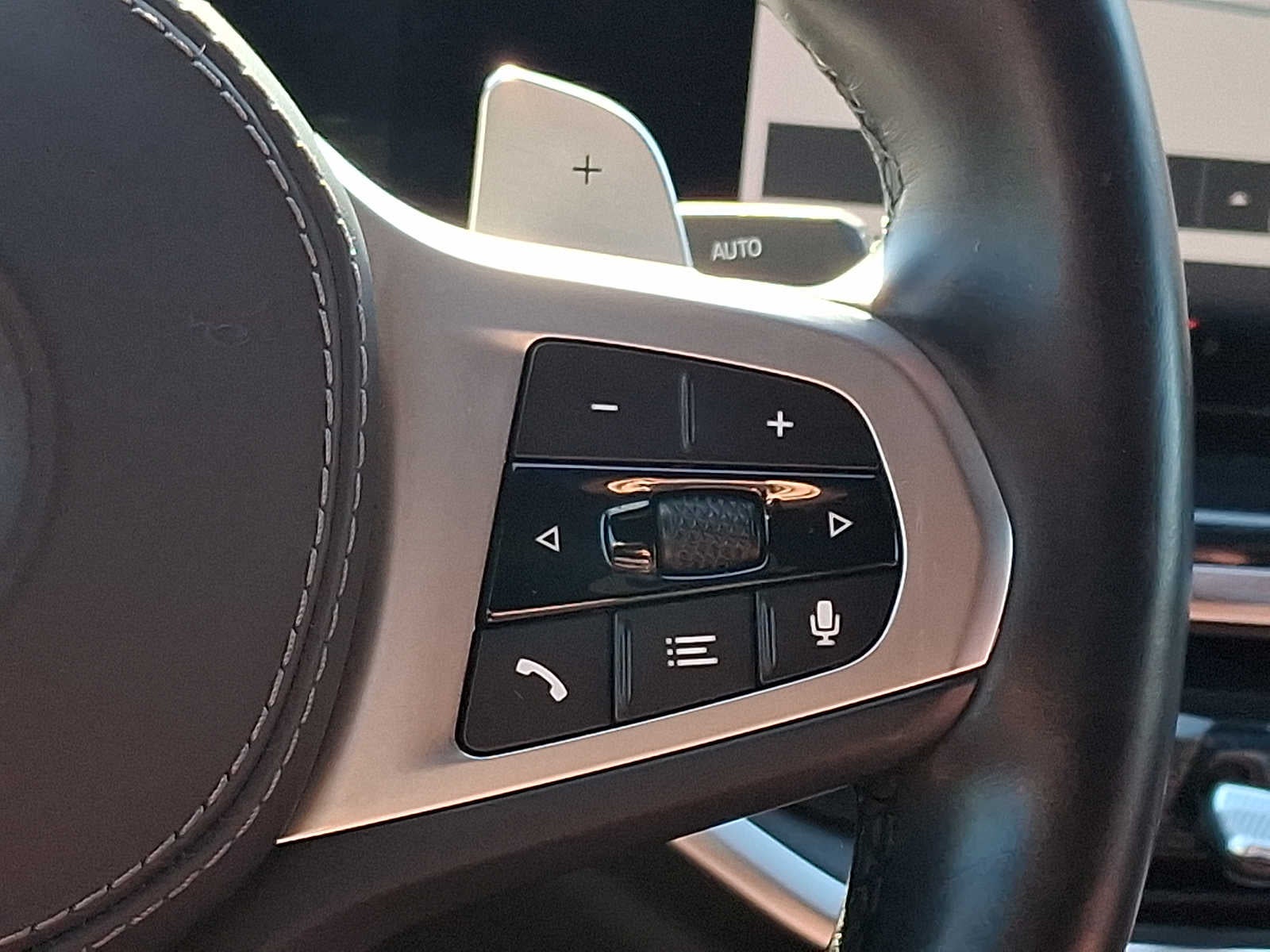 2025 BMW X6 xDrive40i Sports Activity Coupe
