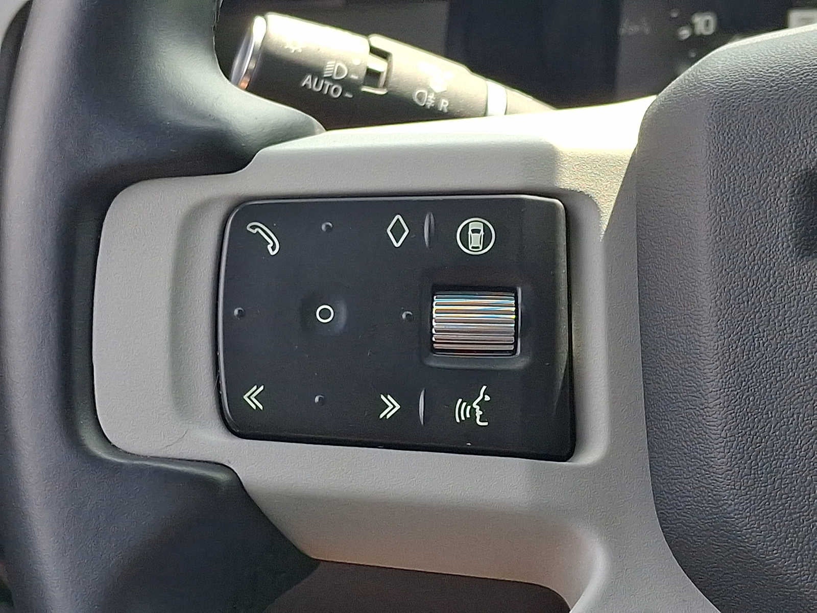 2024 Land Rover Defender 110 P400 S