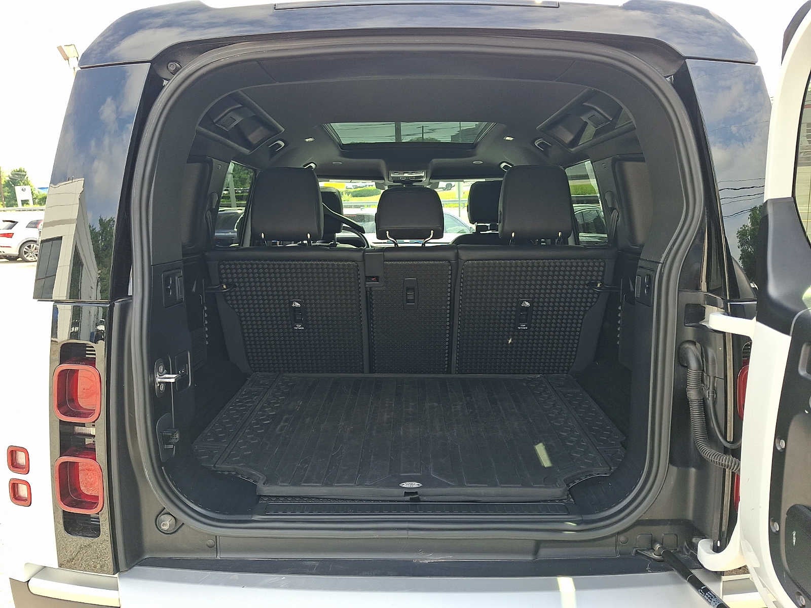 2024 Land Rover Defender 110 P400 S