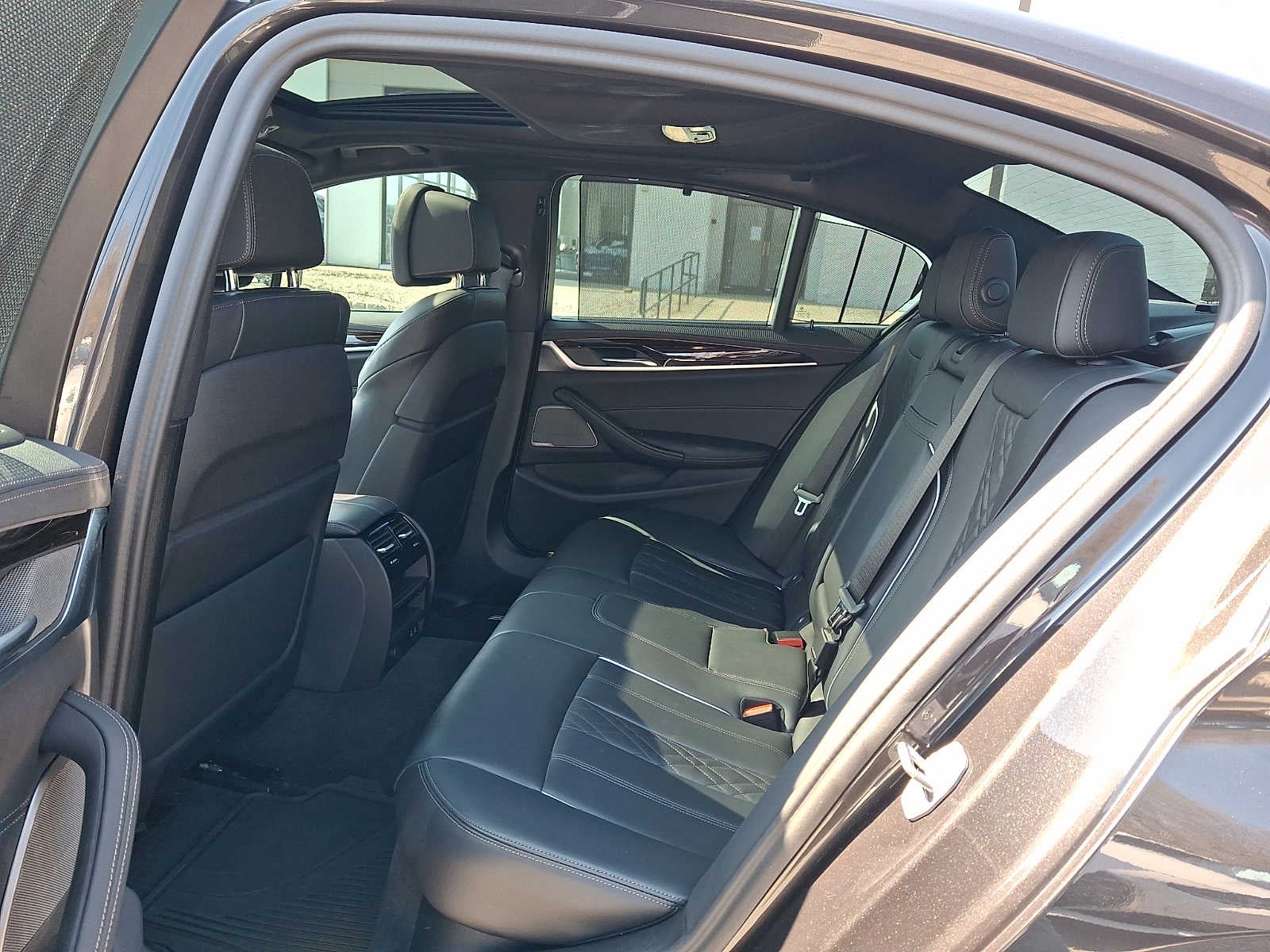 2023 BMW 5 Series M550i xDrive Sedan