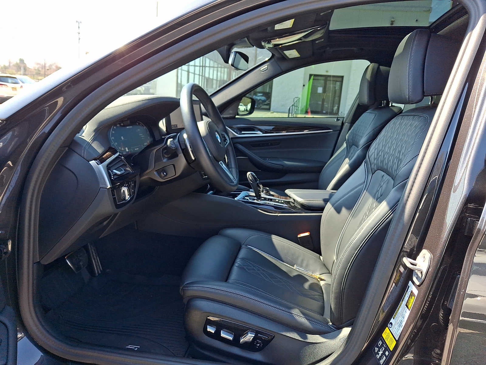 2023 BMW 5 Series M550i xDrive Sedan