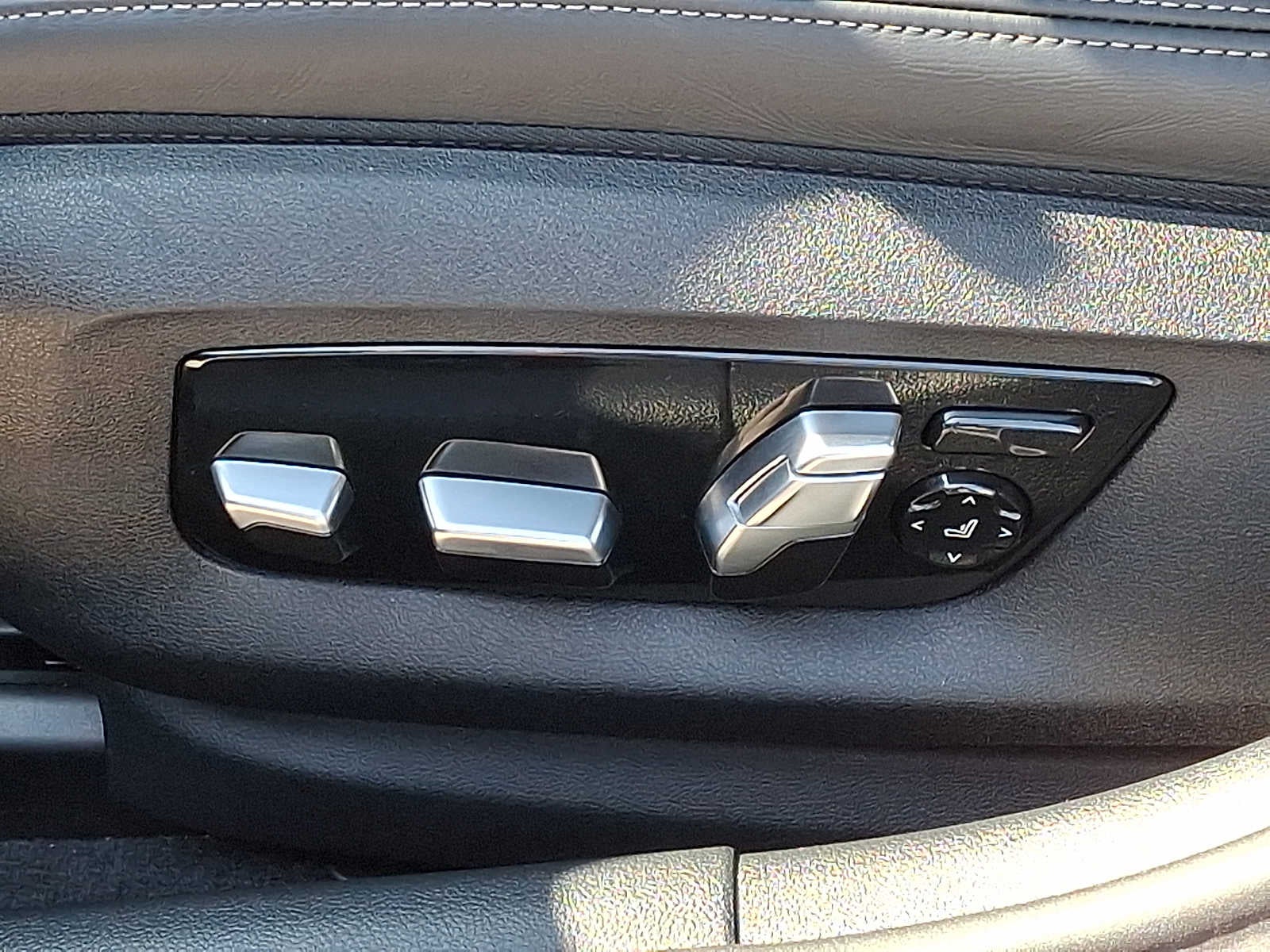 2023 BMW 5 Series M550i xDrive Sedan