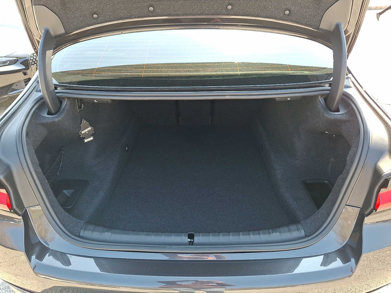 2023 BMW 5 Series M550i xDrive Sedan