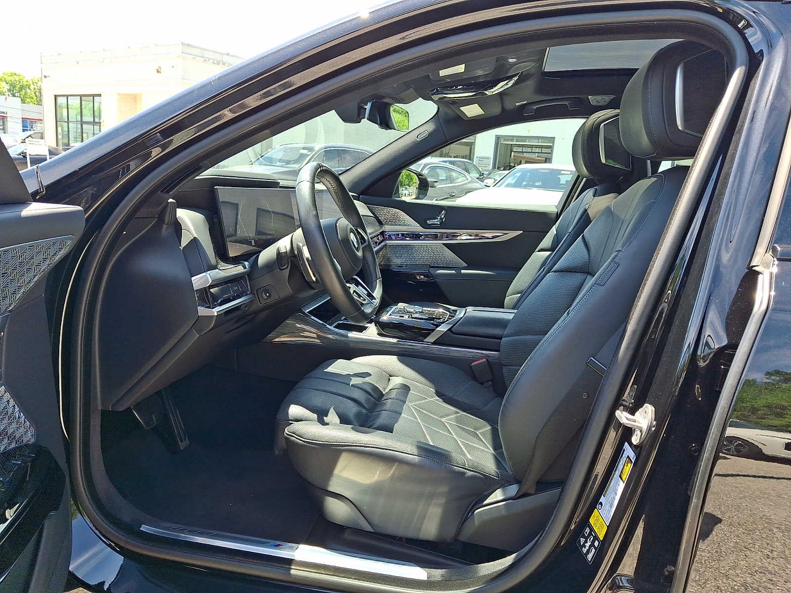 2023 BMW 7 Series 760i xDrive Sedan