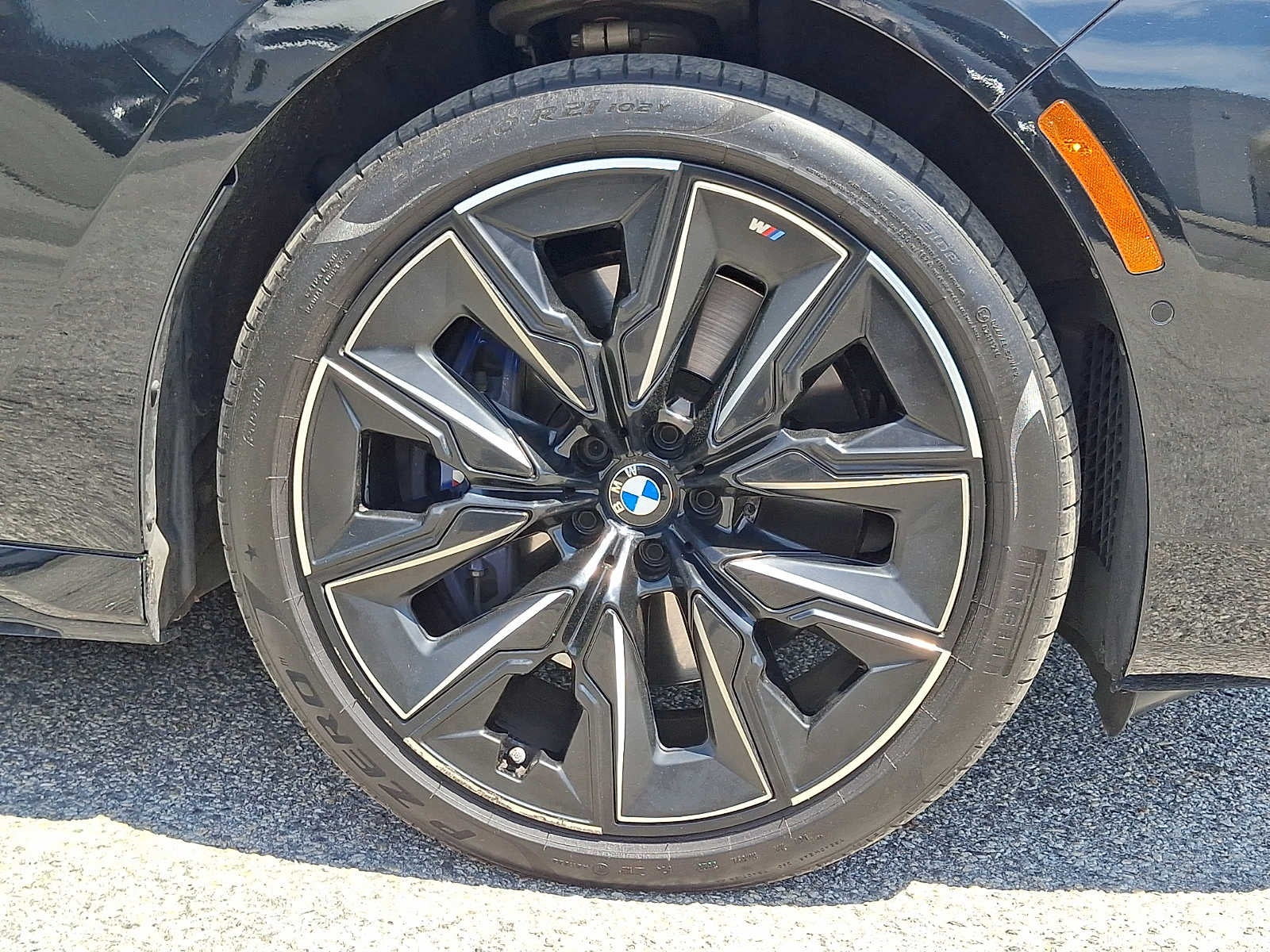 2023 BMW 7 Series 760i xDrive Sedan