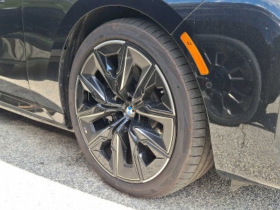 2025 BMW 7 Series 750e xDrive Plug-In Hybrid