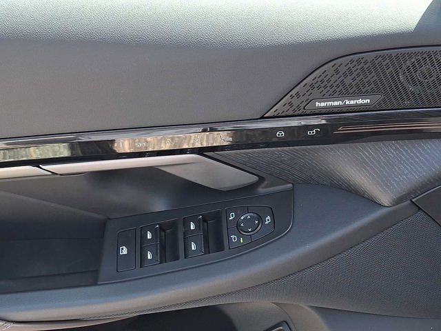 2025 BMW 5 Series 530i xDrive Sedan