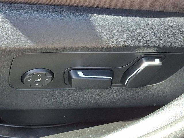 2025 BMW 5 Series 530i xDrive Sedan