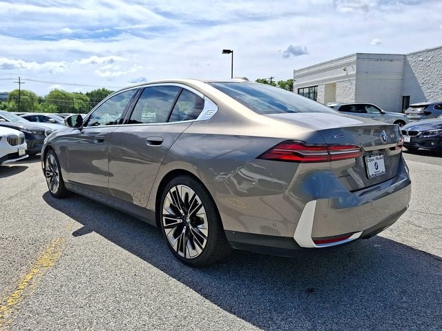 2025 BMW 5 Series 530i xDrive Sedan