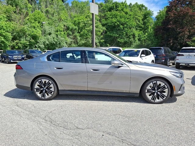 2025 BMW 5 Series 530i xDrive Sedan