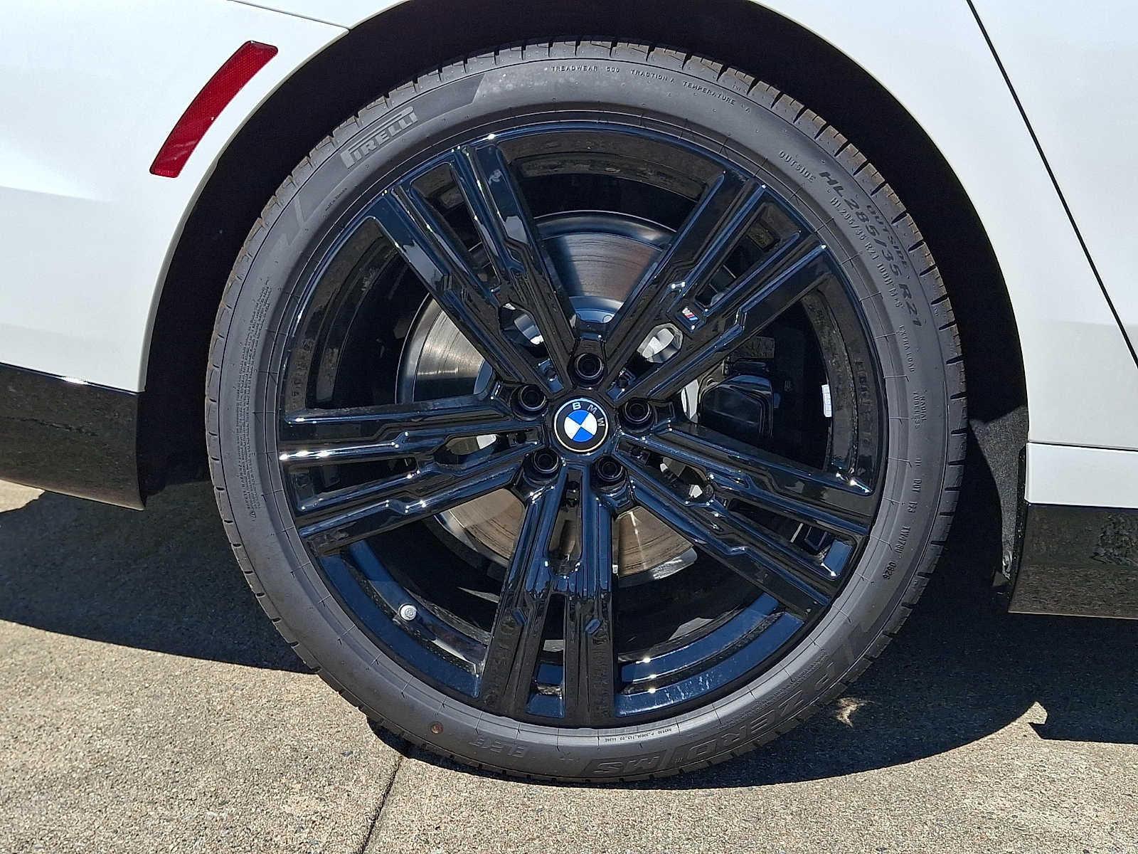 2027 BMW 7 Series 740i xDrive Sedan