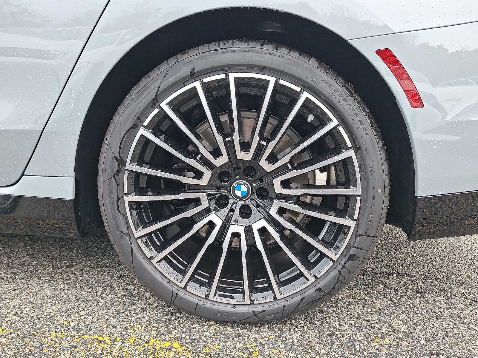 2027 BMW 7 Series 740i xDrive Sedan
