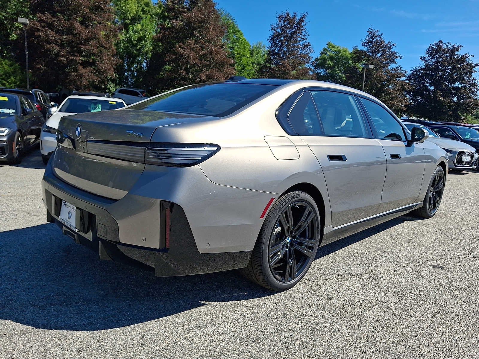 2027 BMW 7 Series 740i xDrive Sedan
