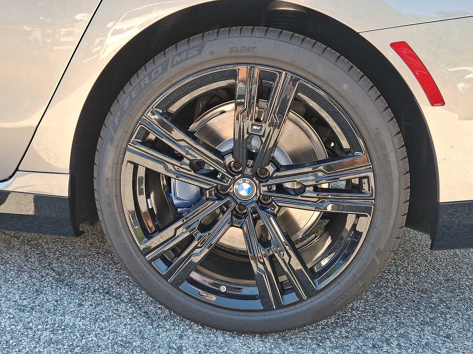 2027 BMW 7 Series 740i xDrive Sedan