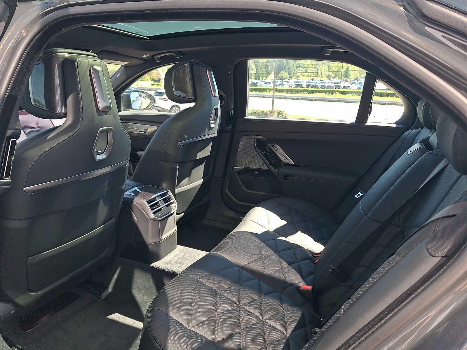 2027 BMW 7 Series 740i xDrive Sedan