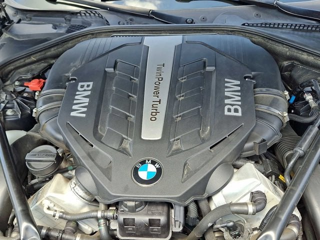 2012 BMW 5 Series 4dr Sdn 550i xDrive AWD